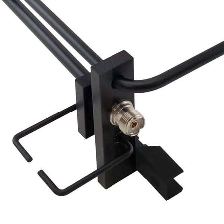 Particolare della Falkos Square Loop Antenna VHF/UHF con connettore